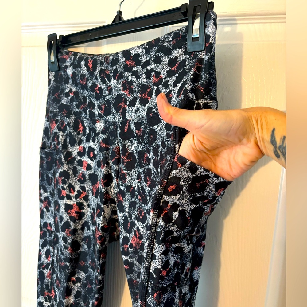 Bally Total Fitness animal print sexy leggings compression stretch 2 side pocket